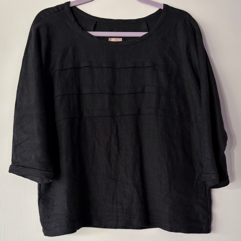 Filly black linen top